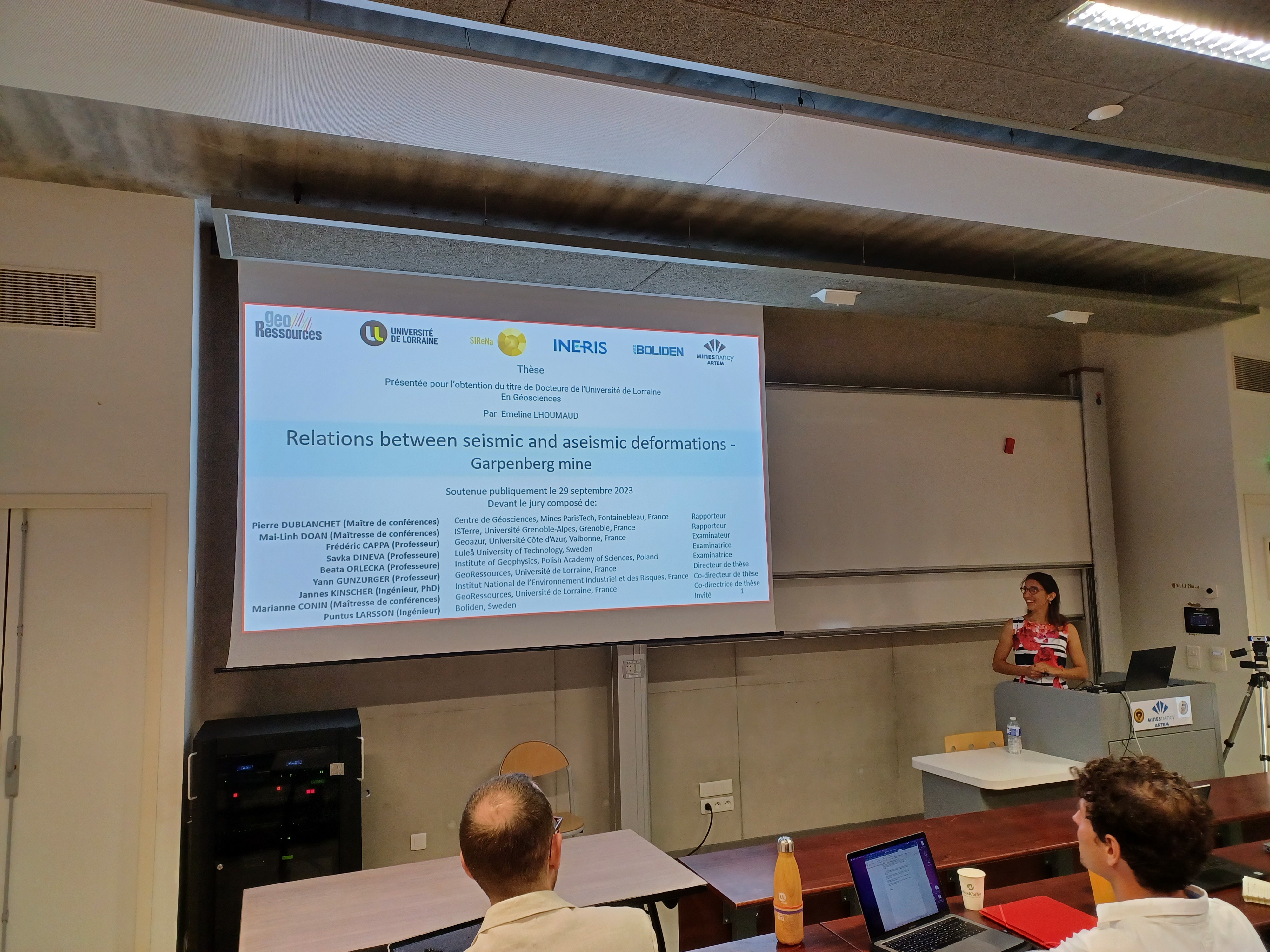 Thesis Defense on the Relationship Between Seismicity and Aseismic Deformations.